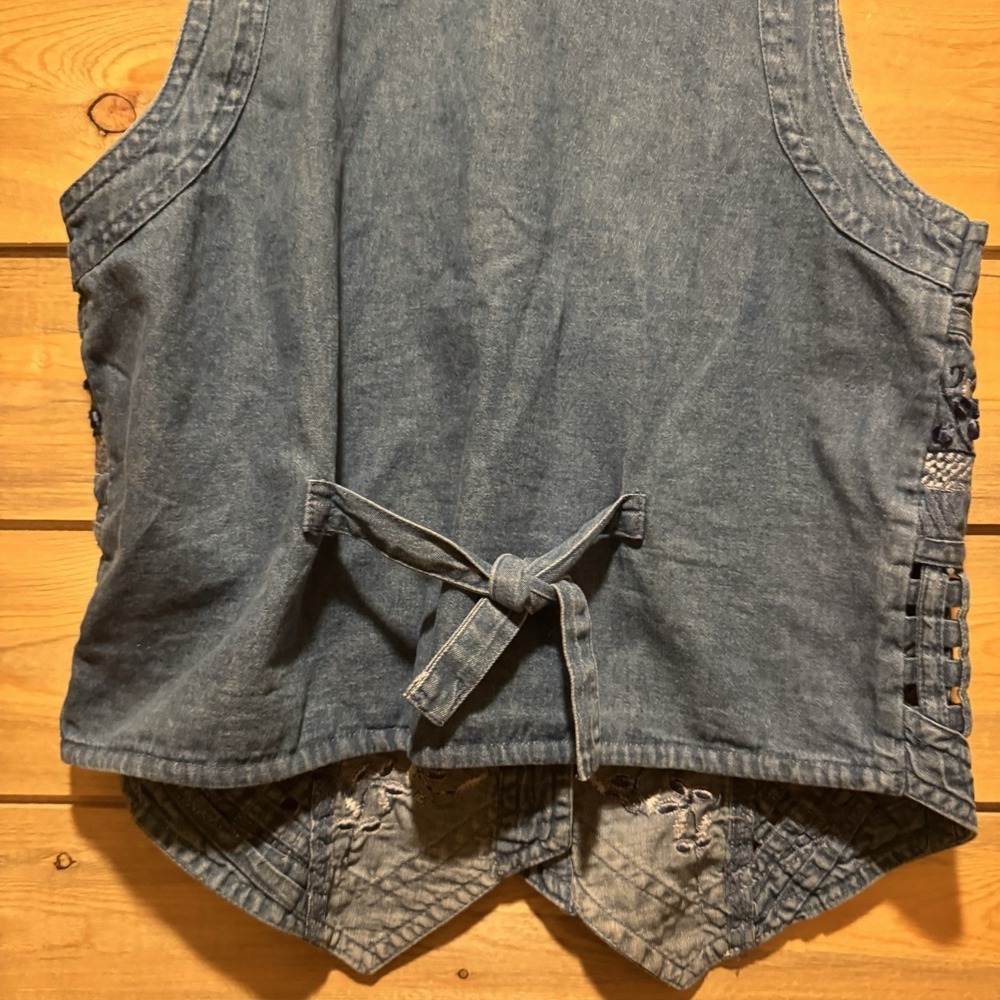 VTG LIFESTYLE Braid & Patch Denim Vest Women's Small Button Up - Picture 7 of 7